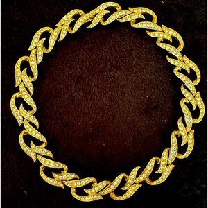 Elizabeth Taylor Avon white crystal necklace